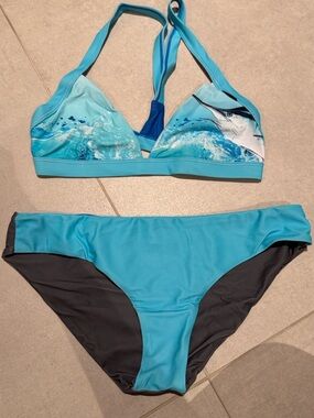 WAVE LIFE Small Blue marlin reversible triangle bikini top and bottom racerback